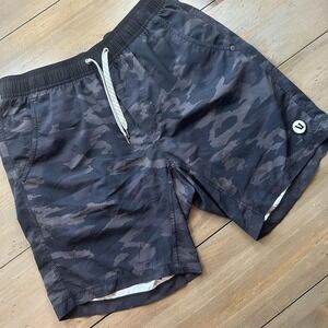 Vuori Shorts Mens‎ Black Gray Camo Lined Swim Trunks Drawstring Pockets Athletic